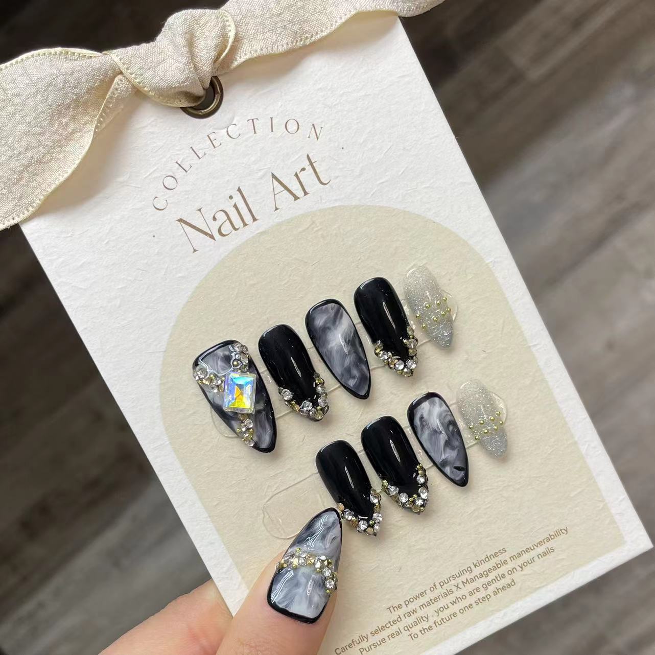 Handmade Press on Nails Black  - Nail Art Press On recension och pris